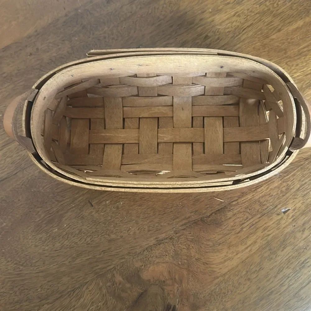 Longaberger 1993 Handcrafted Tan Woven Basket with Leather Handles!